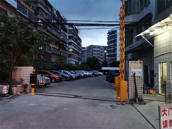 电动伸缩门 